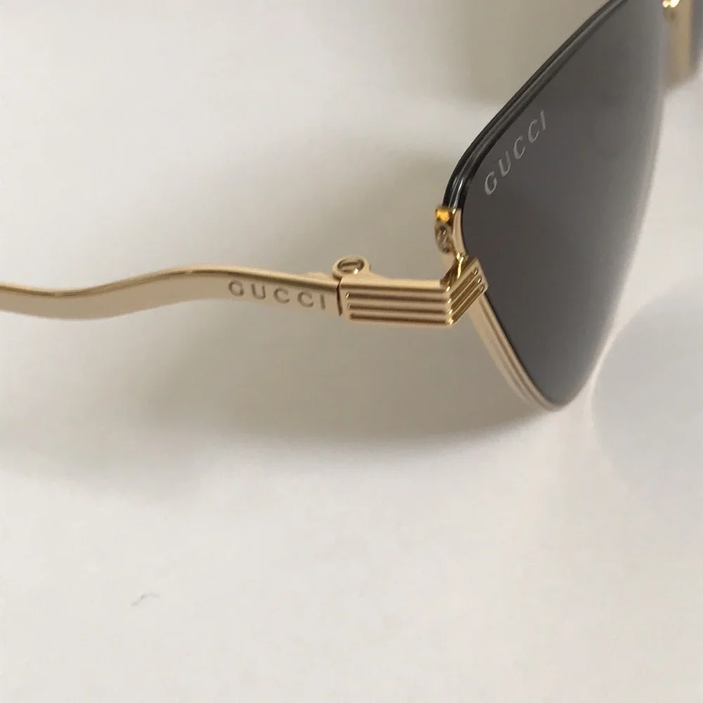New Authentic Gucci Gg1006s Women's Cat Eye Sunglasses in Gold with Gray Lenses